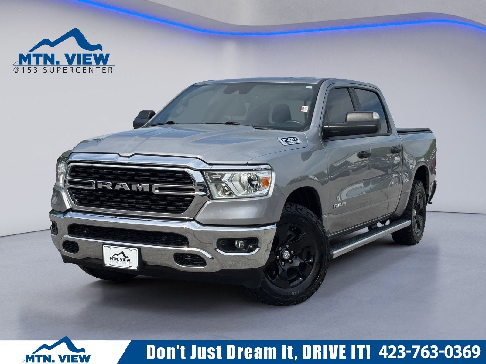 2024 RAM 1500 Big Horn/Lone Star in Billet Silver Metallic Clearcoat — front three-quarter view