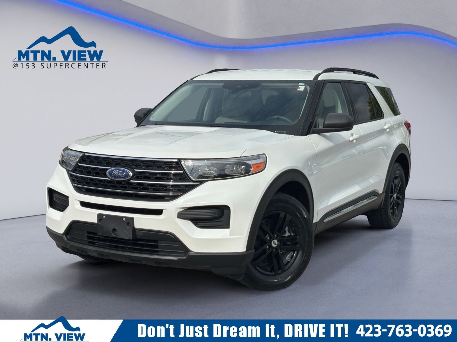2020 Ford Explorer XLT in White Metallic — front three-quarter view
