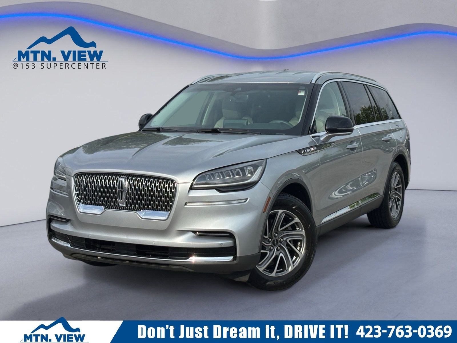 2023 Lincoln Aviator Standard in Radiance Metallic — front three-quarter view