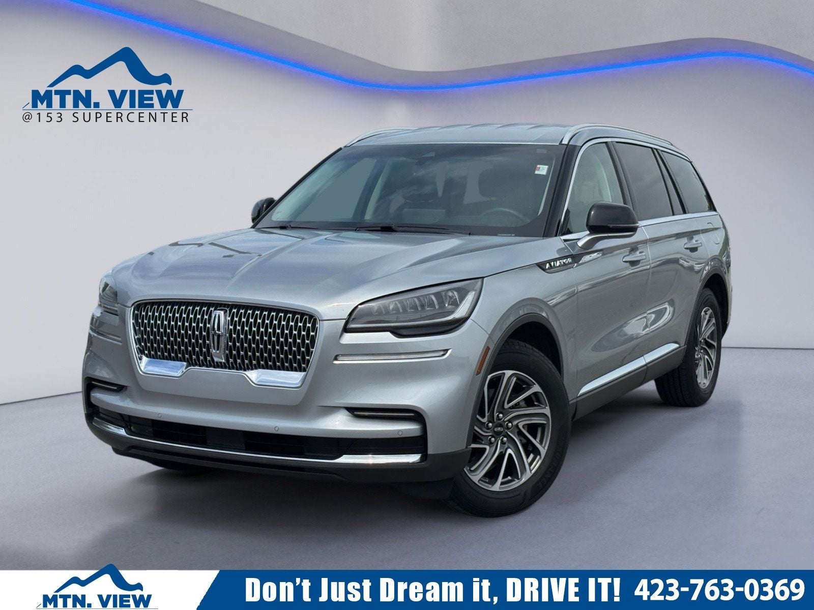 2023 Lincoln Aviator Standard in Radiance Metallic — front three-quarter view