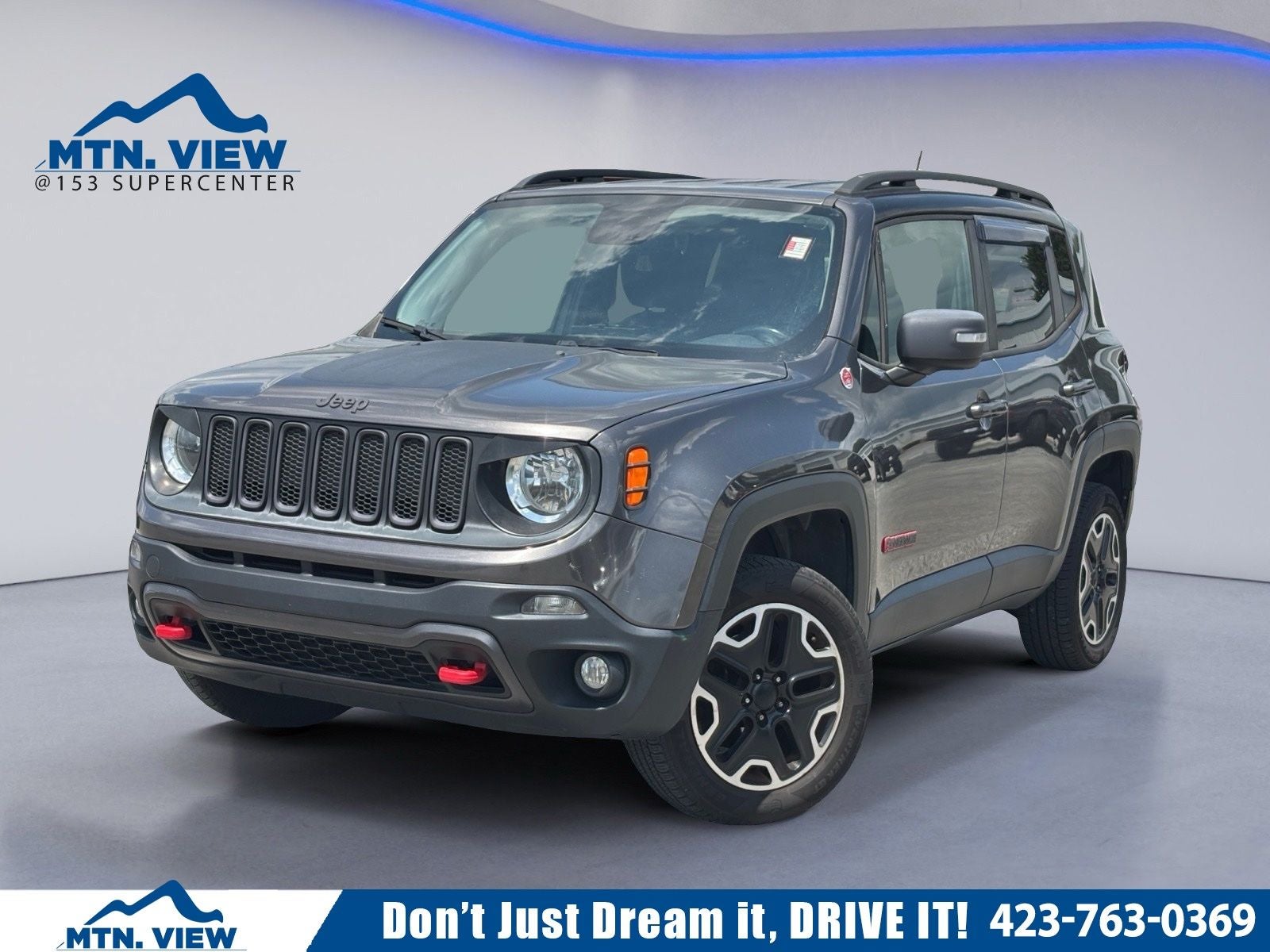 2016 Jeep Renegade Trailhawk in Granite Crystal Metallic Clearcoat — front three-quarter view